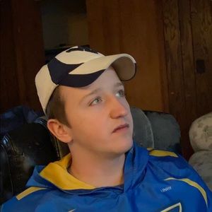 Meet your Posher, Dominic